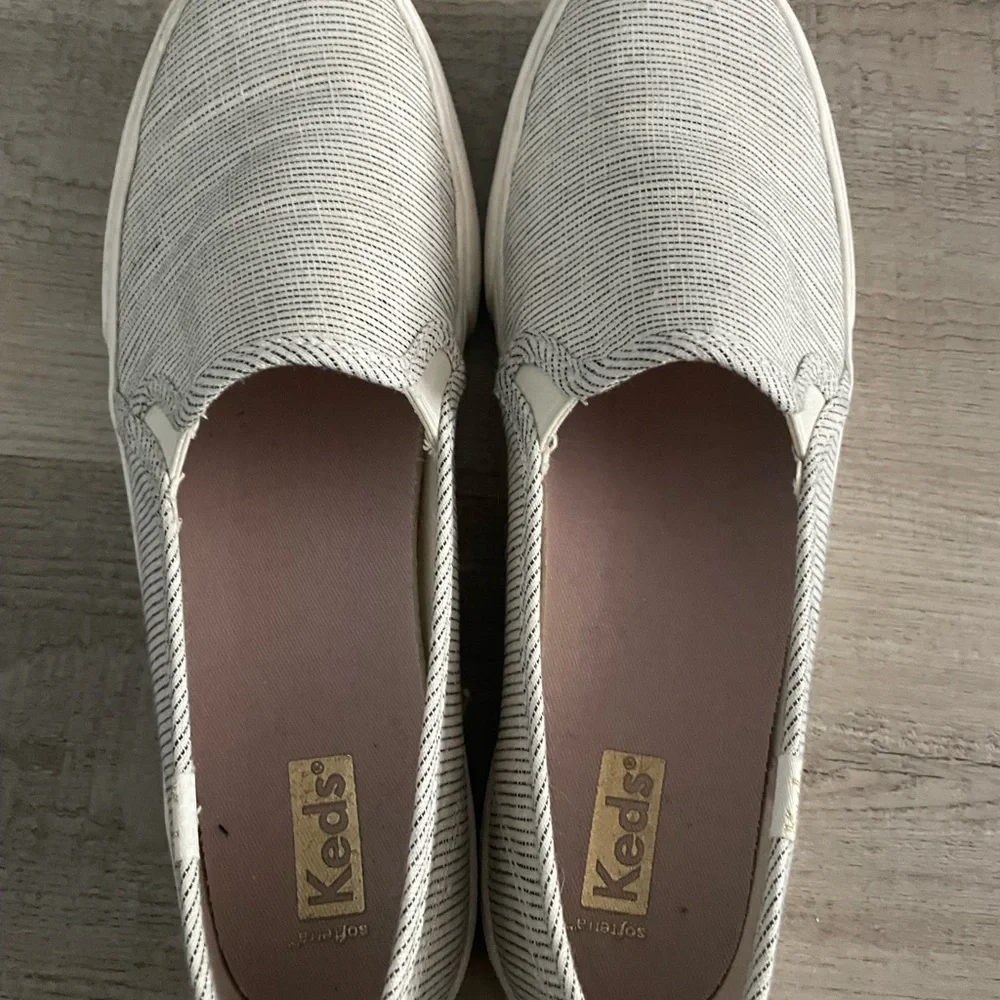 Women’s Keds Striped Slip-On Sneakers 9.5 - Picture 3 of 4